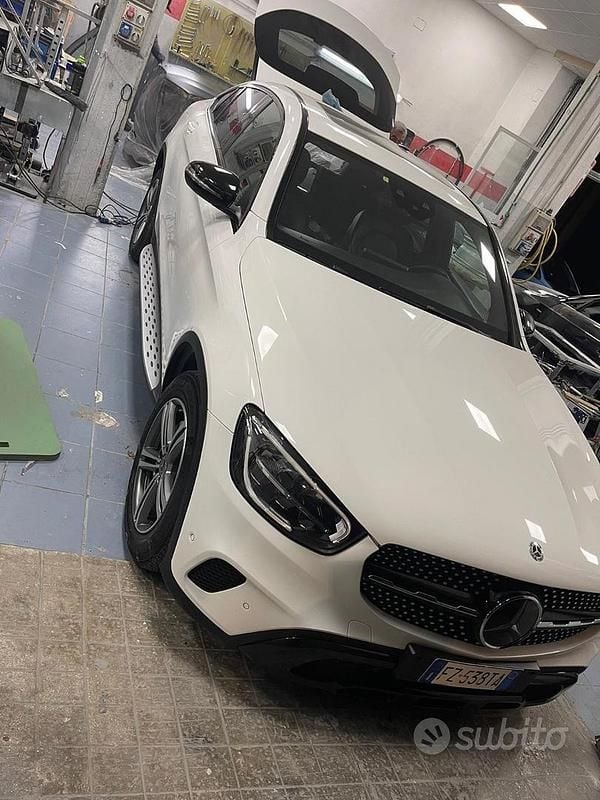 Usata Mercedes GLC300 258 CV (189 kW) 2019 Bianco Coupé
