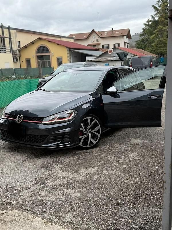 Usata VW Golf VII GTI 245 CV (180 kW) 2019 Blu Berlina