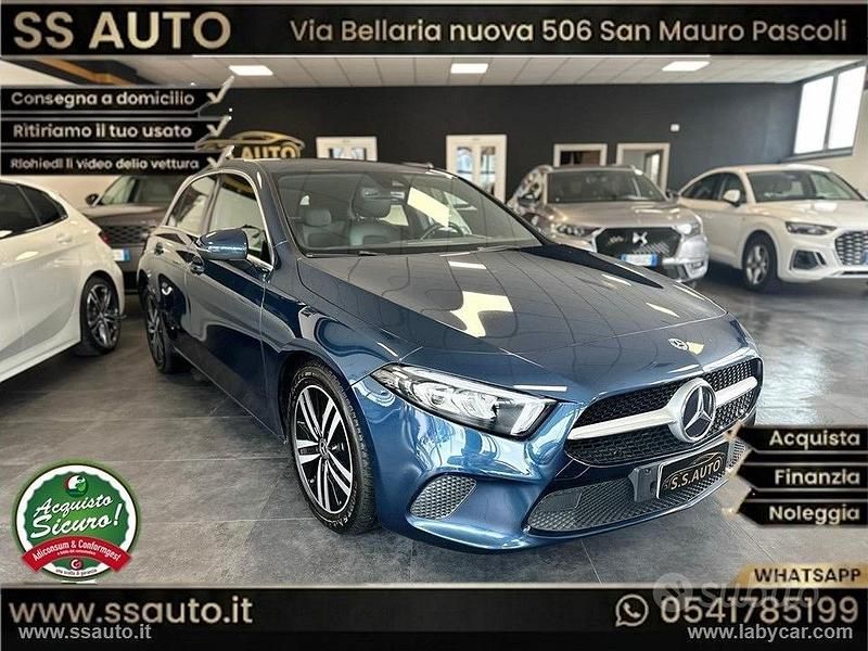 Usata Mercedes A180 Premium 116 CV (85 kW) 2022 Blu/azzurro Berlina