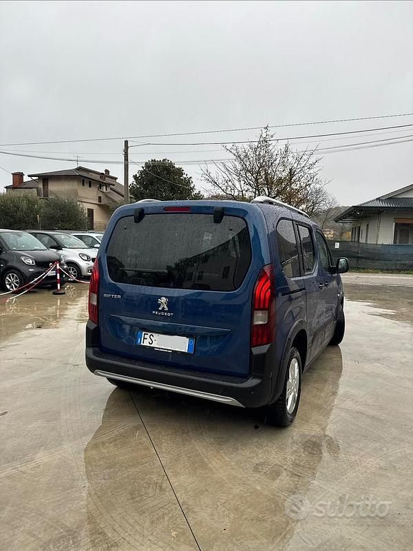 Usata Peugeot Rifter GT-line 130 CV (95 kW) 2018 Blu Monovolume
