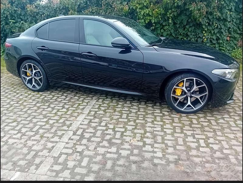 Usata Alfa Romeo Giulia Tech Edition 160 CV (117 kW) 2020 Nero Berlina