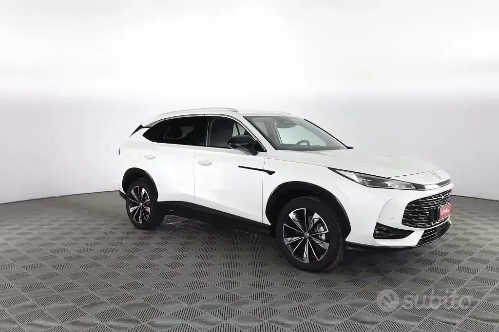 Nuova MG HS Luxury 143 CV (105 kW) 2026 Pearl white SUV