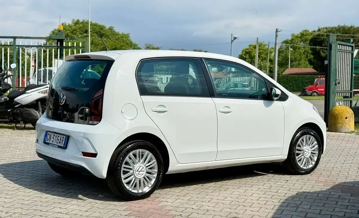 Usata VW up! 65 CV (47 kW) 2023 Bianco Utilitaria