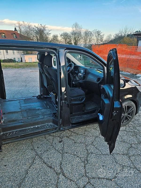 Usata Mercedes Vito 160 CV (117 kW) 2015 Nero Furgone