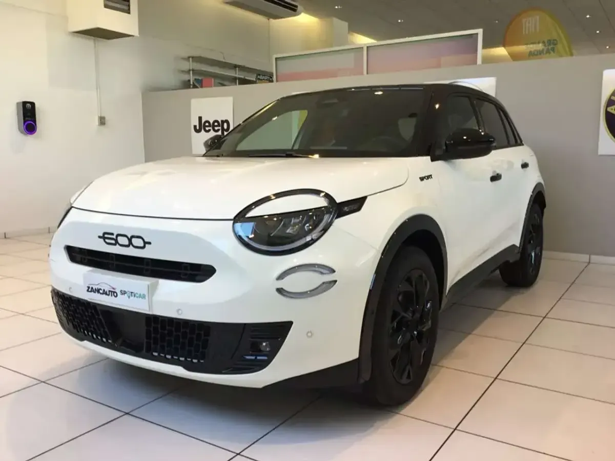 Nuova Fiat 600 Sport 110 CV (80 kW) 2026 Bianco SUV