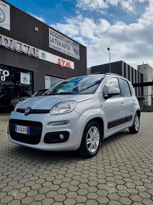 Grigio Usata 2014 Fiat Panda Lounge Due volumi | 6990 € (Buon prezzo) - Immagine 1/4