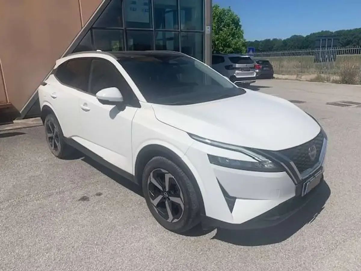Usata Nissan Qashqai N-Connecta 158 CV (116 kW) 2022 Bianco SUV