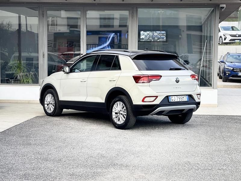 Usata VW T-Roc 116 CV (85 kW) 2022 Beige SUV