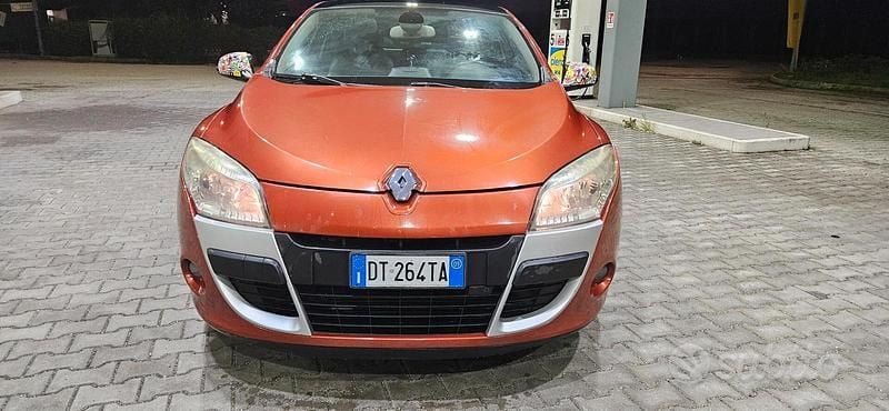 Arancione Usata 2009 Renault Mégane Coupé Luxe Coupé | 1900 € (Buon prezzo) - Immagine 1/4