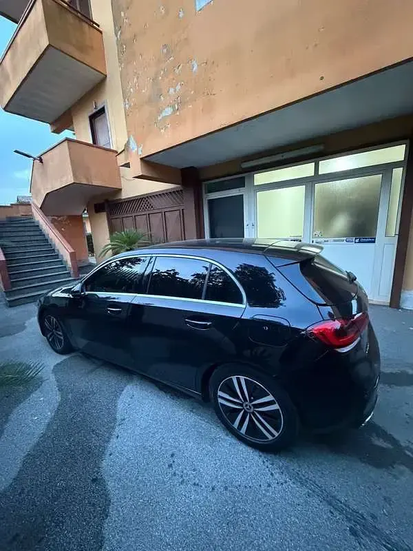 Usata Mercedes A180 116 CV (85 kW) 2021 Nero Berlina