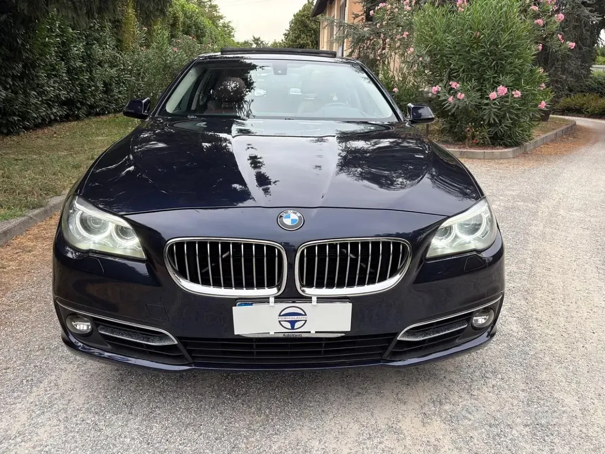 Usata BMW 530 Luxury Line 258 CV (189 kW) 2015 Bluazzurro Berlina