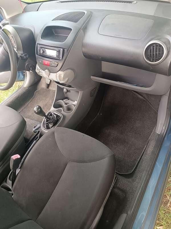 Usata Toyota Aygo 68 CV (50 kW) 2011 Blu/azzurro Utilitaria