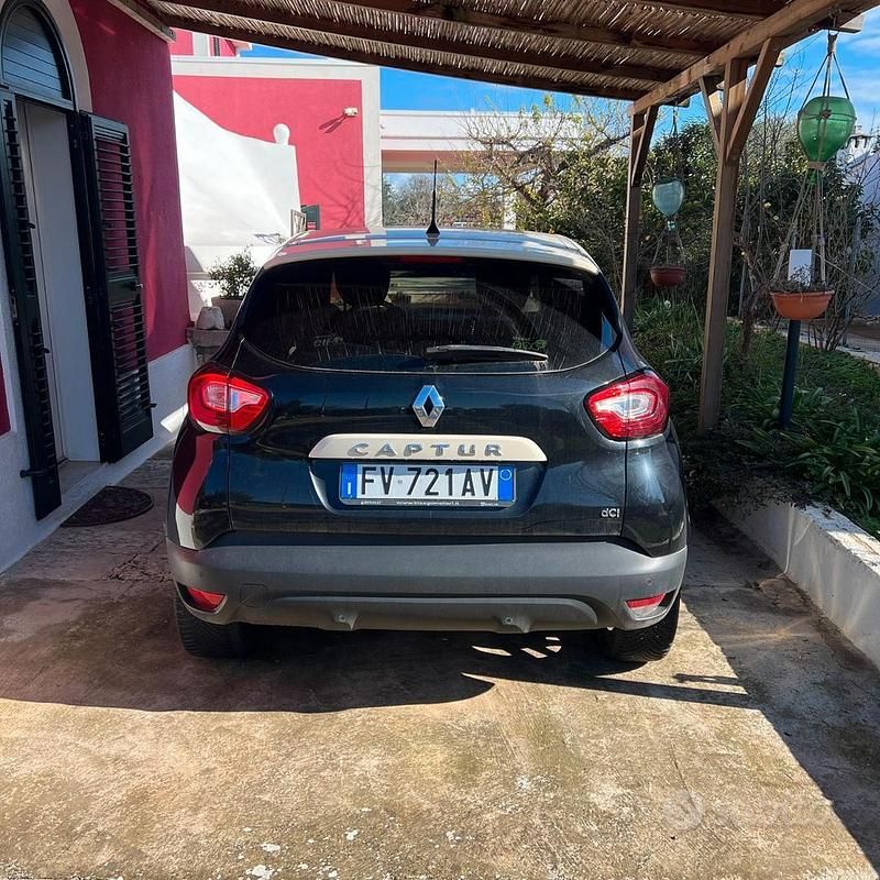 Usata Renault Captur 90 CV (66 kW) 2013 Nero SUV
