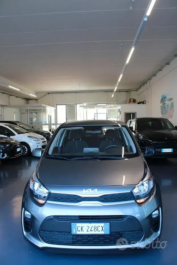 Usata Kia Picanto Urban 67 CV (49 kW) 2022 Grigio Utilitaria