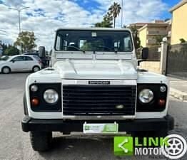 Usata Land Rover Defender S 122 CV (89 kW) 1999 Beige pastello SUV