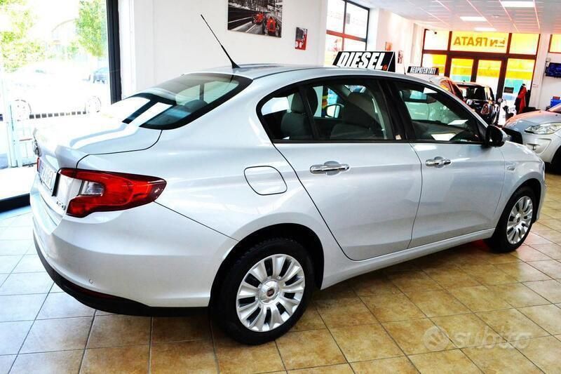 Usata Fiat Tipo Opening Edition 121 CV (88 kW) 2016 Argento Berlina