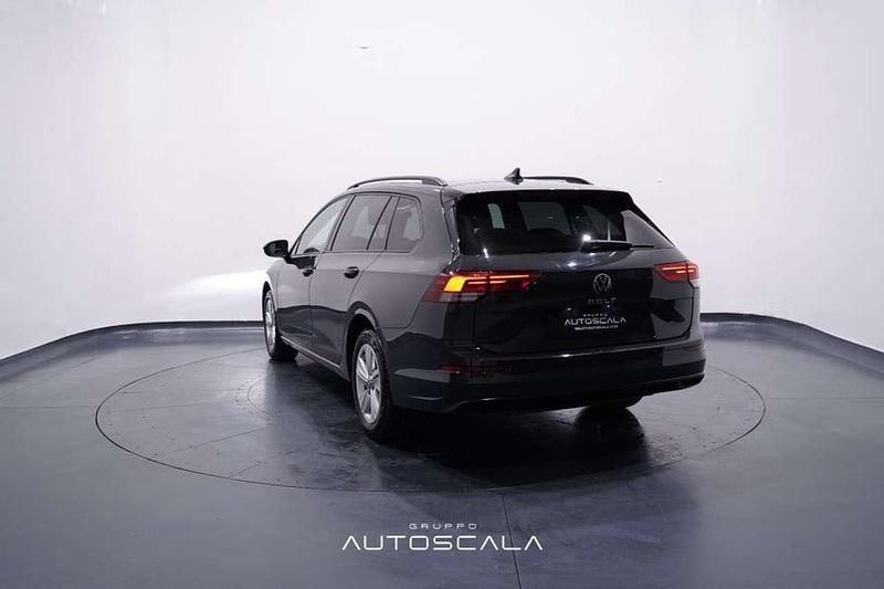 Usata VW Golf VIII Life 131 CV (96 kW) 2022 Nero Station wagon