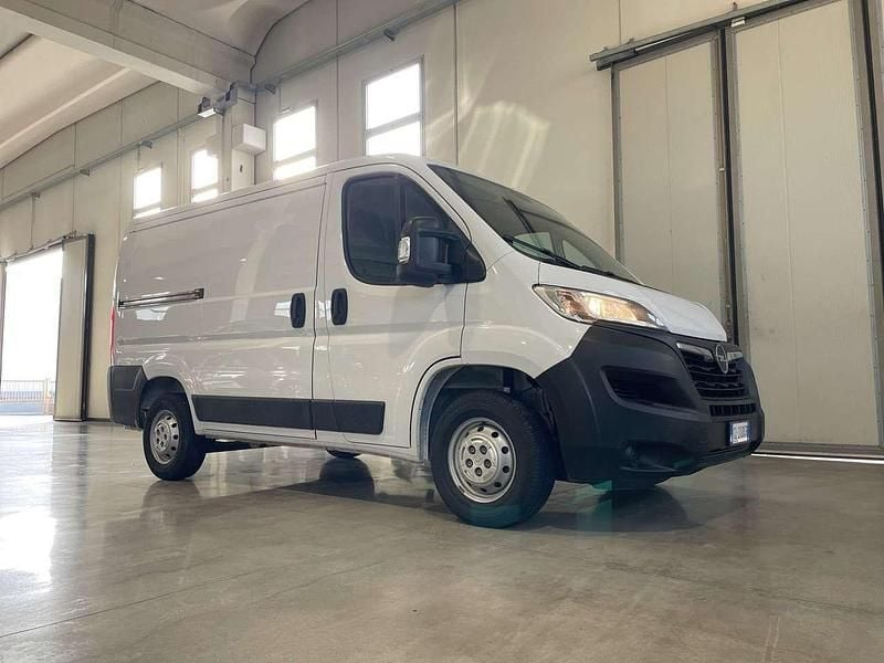 Bianco Usata 2022 Opel Movano S Furgone | 13.000 € (Ottimo prezzo) - Immagine 1/4