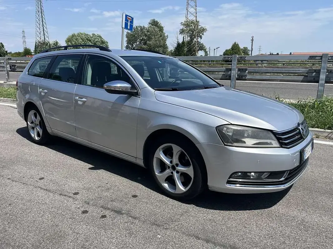 Usata VW Passat 105 CV (77 kW) 2011 Station wagon