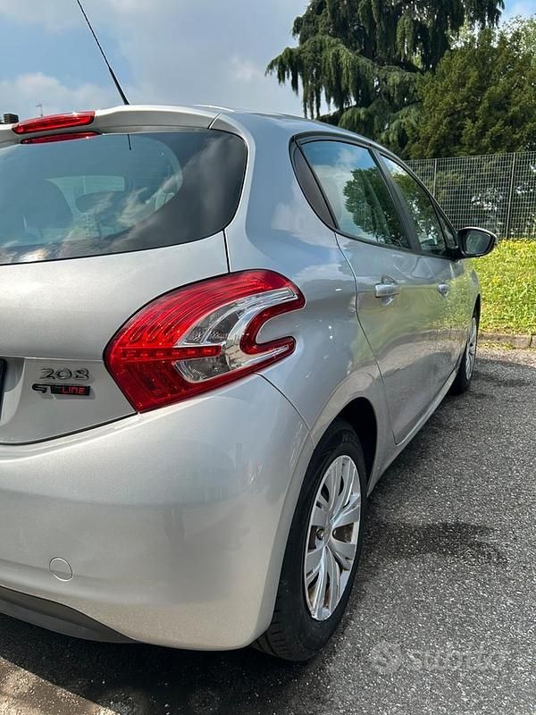 Usata Peugeot 208 2015 Grigio Utilitaria