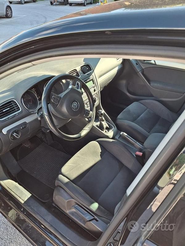 Usata VW Golf VI Highline 105 CV (77 kW) 2011 Nero Utilitaria