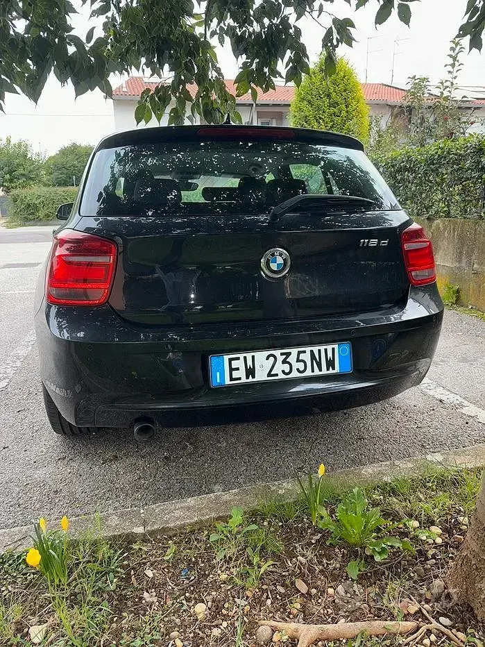 Usata BMW 118 Sport Line 143 CV (105 kW) 2014 Nero Utilitaria