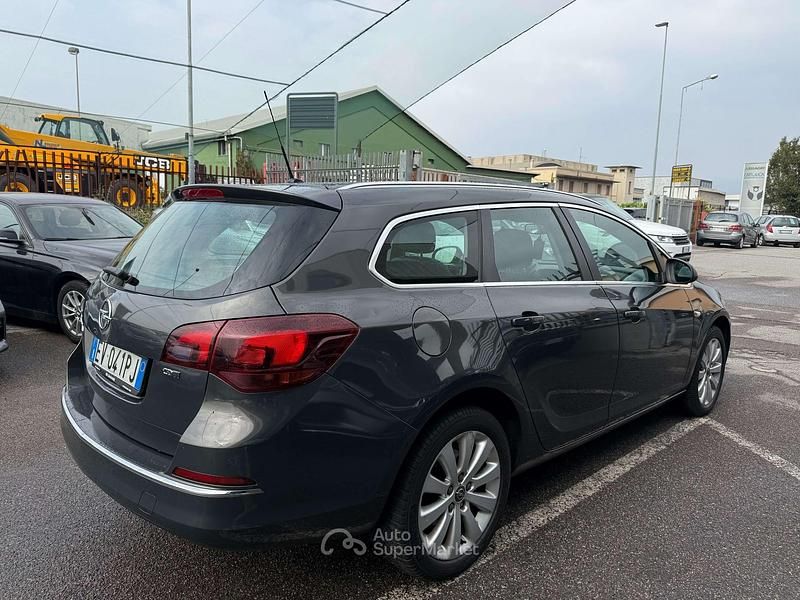 Usata Opel Astra 131 CV (96 kW) 2014 Grigio Station wagon