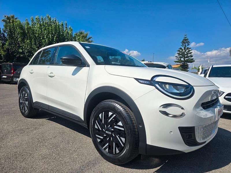 Nuova Fiat 600 101 CV (74 kW) 2025 Bianco SUV