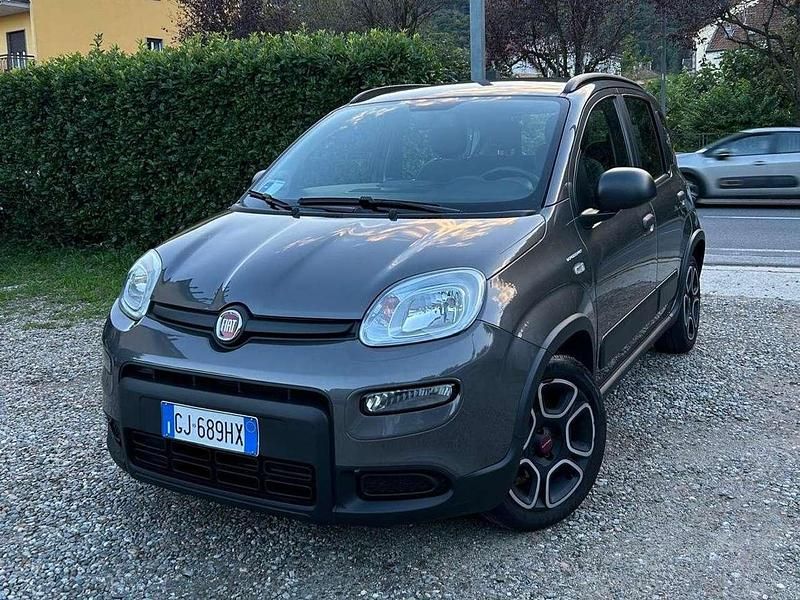 Grigio Usata 2022 Fiat Panda Due volumi | 9850 € (Buon prezzo) - Immagine 1/4