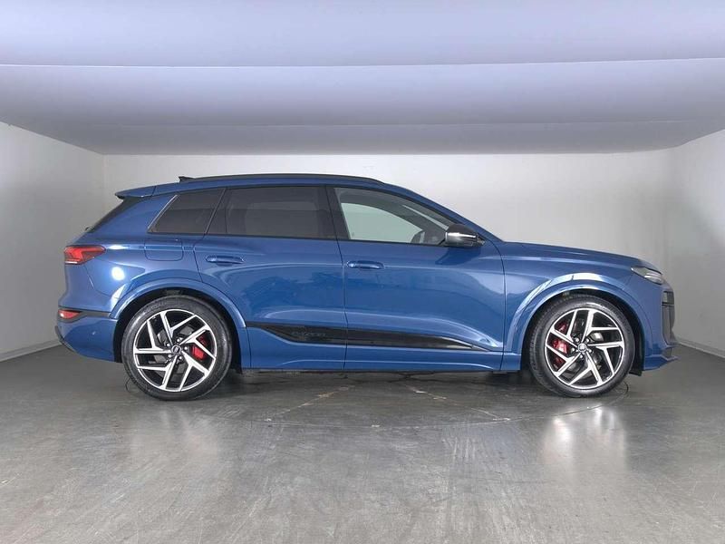 Usata Audi e-tron Sport 380 kW (517 CV) 2024 Blu ascari metallizzato SUV