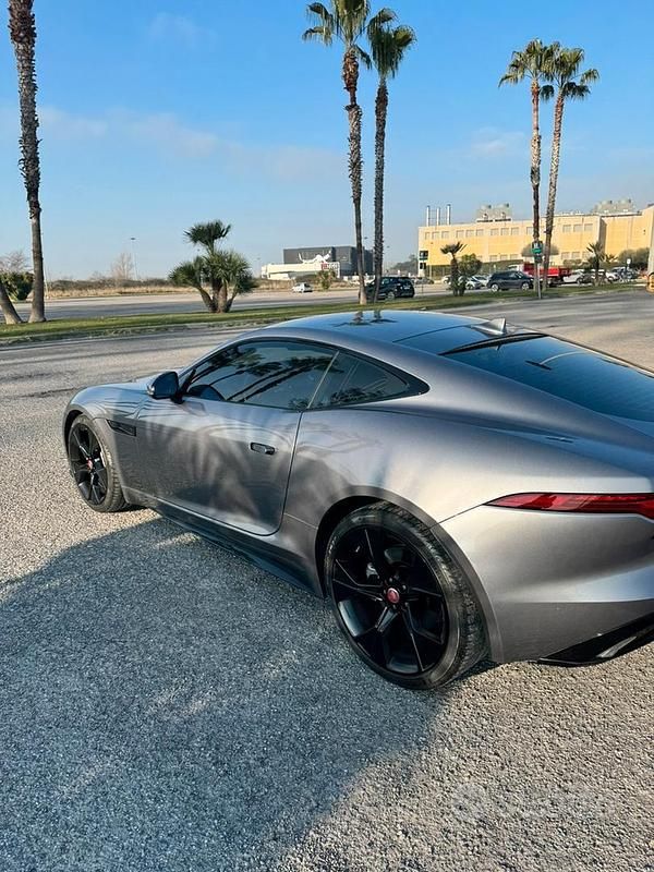 Usata Jaguar F-Type R-Dynamic 2022 Grigio Coupé