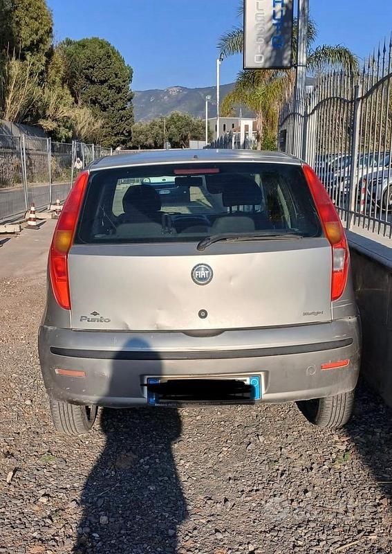 Usata Fiat Punto 69 CV (50 kW) 2004 Grigio Utilitaria