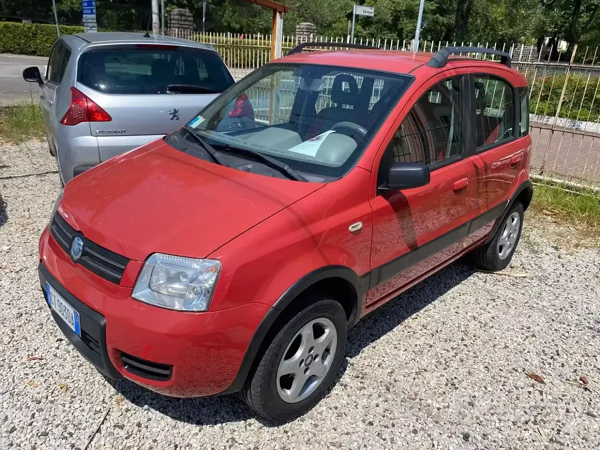 Usata Fiat Panda 4x4 Climbing 60 CV (44 kW) 2005 Utilitaria
