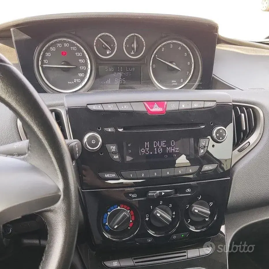 Usata Lancia Ypsilon Gold 69 CV (50 kW) 2012 Bianco Utilitaria