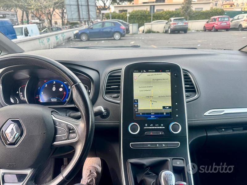 Usata Renault Grand Scénic 130 CV (95 kW) 2017 Grigio Monovolume