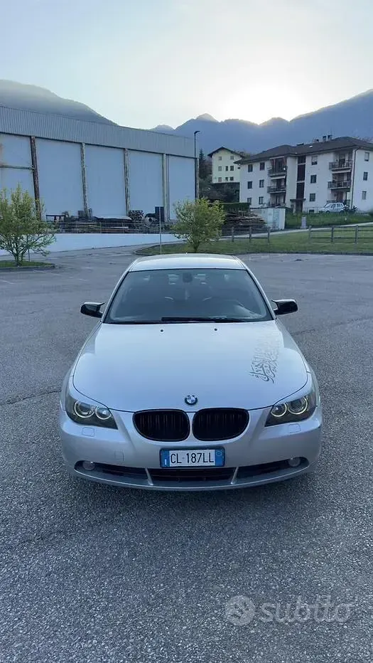 Usata BMW 530 M Sport 218 CV (160 kW) 2004 Grigio Berlina
