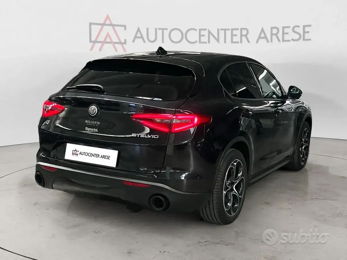 Usata Alfa Romeo Stelvio Sprint 190 CV (139 kW) 2022 Nero SUV