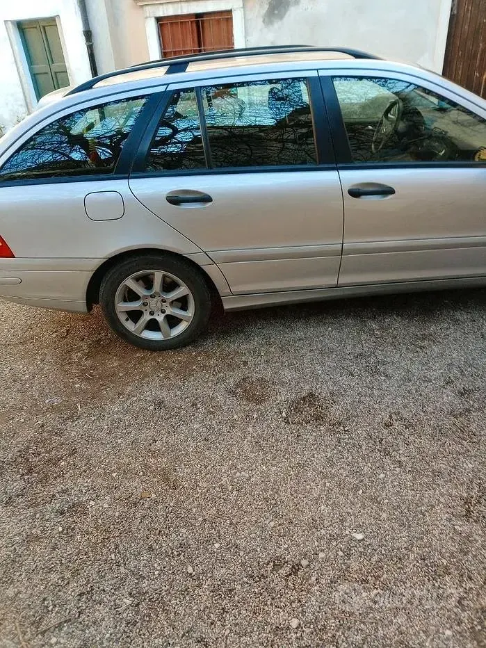 Usata Mercedes C200 Classic 136 CV (100 kW) 2004 Grigio Station wagon
