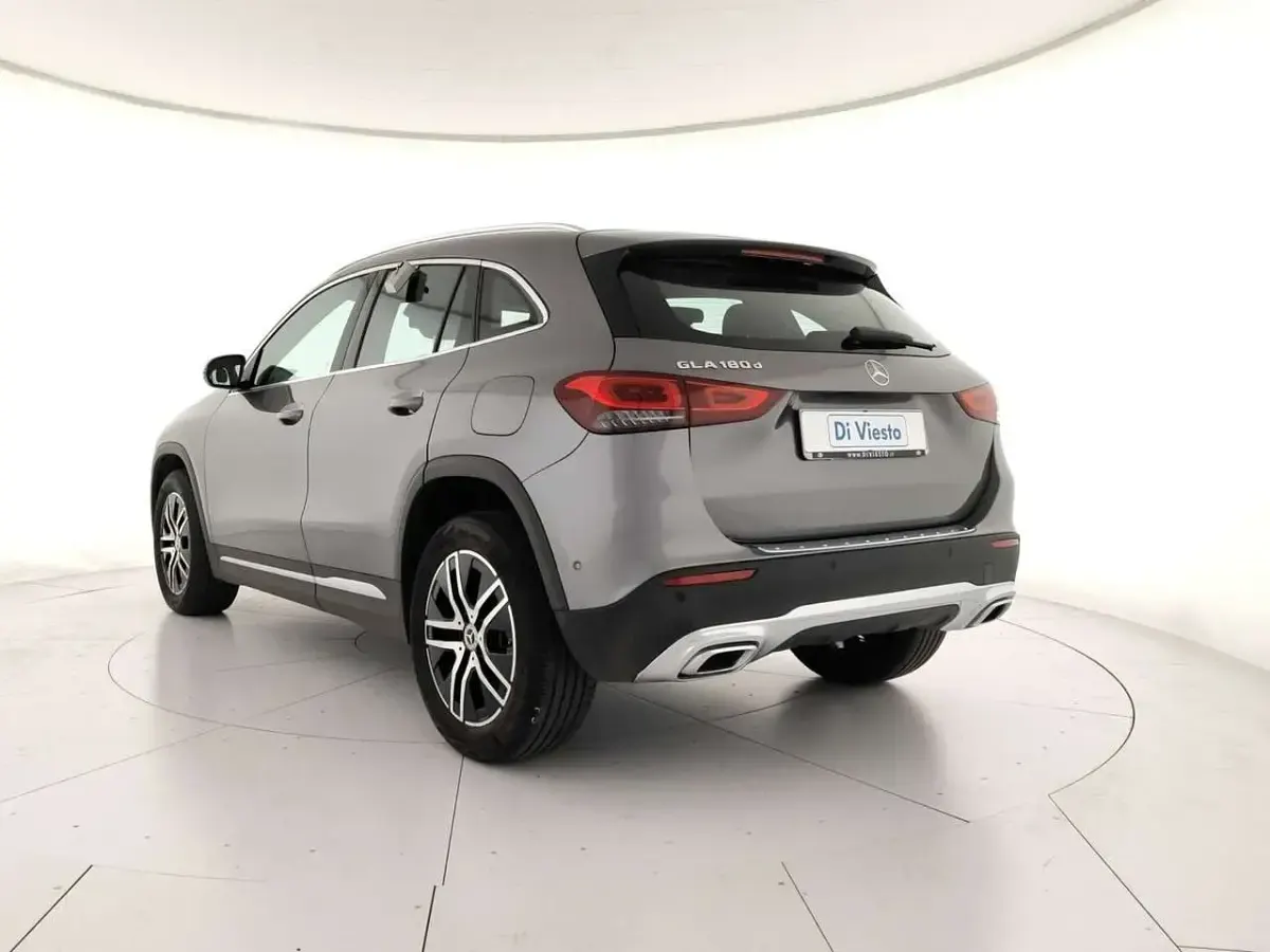Usata Mercedes GLA180 116 CV (85 kW) 2022 Other SUV