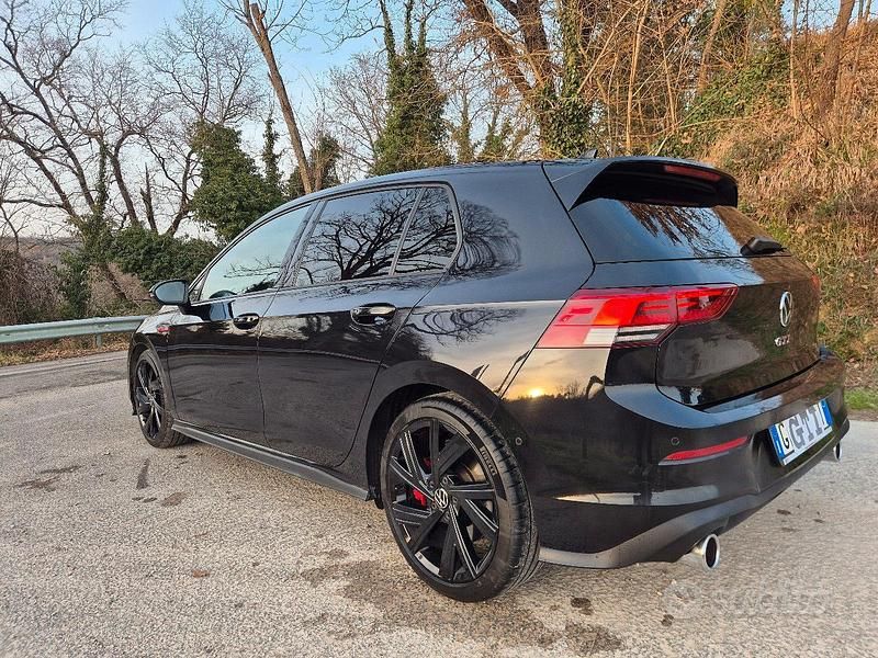 Usata VW Golf GTI 245 CV (180 kW) 2023 Nero Berlina