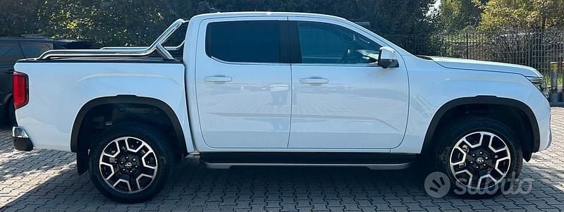 Usata VW Amarok Aventura 241 CV (177 kW) 2024 Bianco Pick-up
