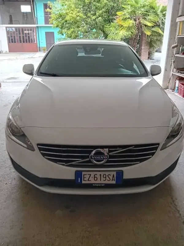 Usata Volvo V60 114 CV (83 kW) 2015 Bianco Station wagon