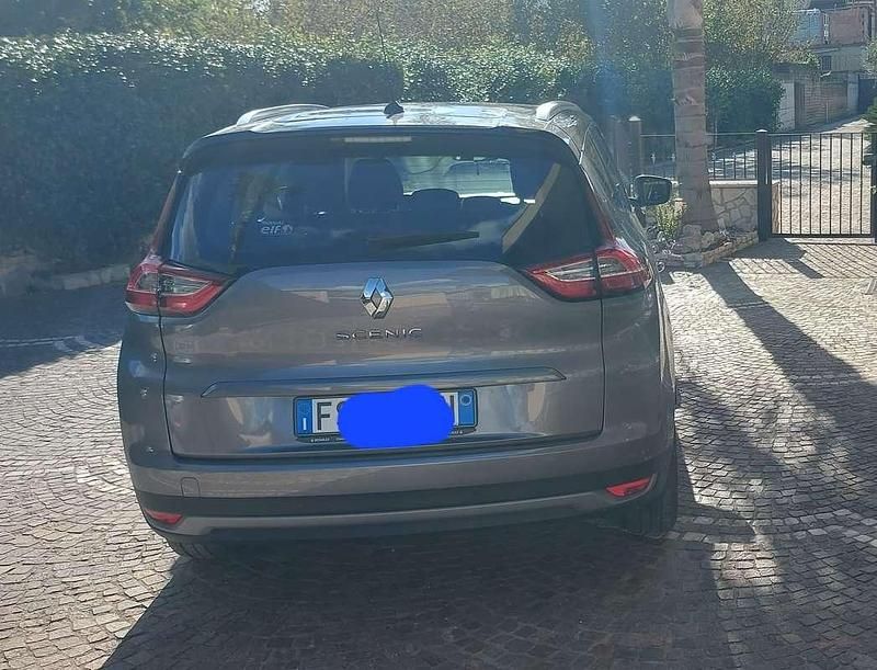 Usata Renault Grand Scénic IV 110 CV (80 kW) 2018 Grigio Monovolume