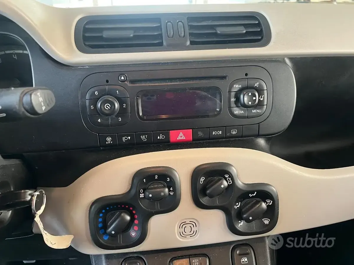 Usata Fiat Panda Easy 69 CV (50 kW) 2015 Bluazzurro Utilitaria