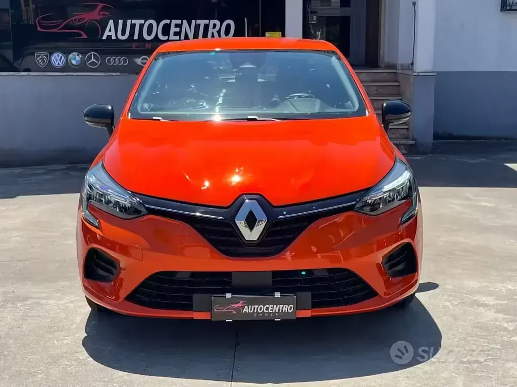 Usata Renault Clio V Equilibre 94 CV (69 kW) 2023 Arancione Berlina