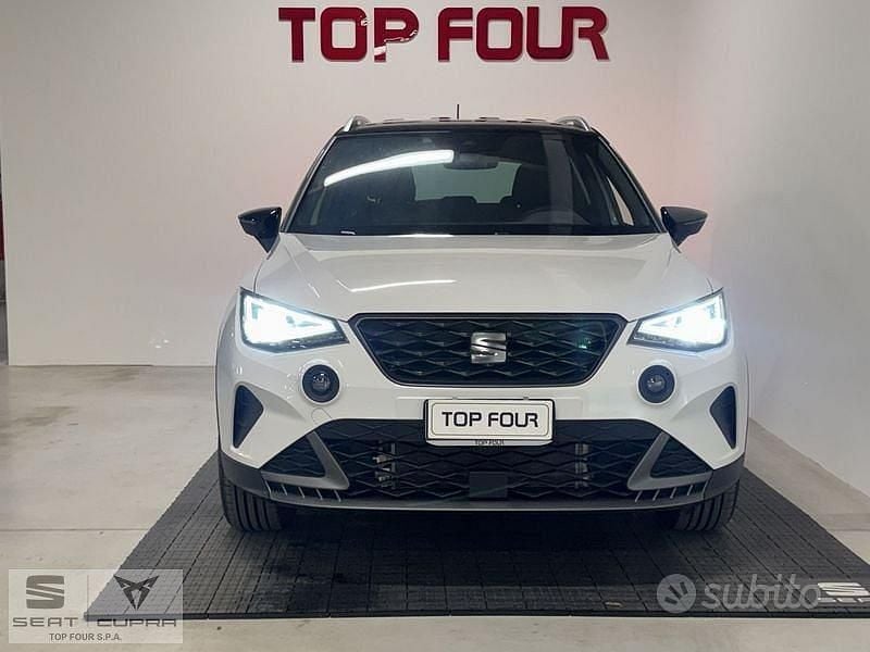 Usata Seat Arona FR 115 CV (84 kW) 2024 Bianco SUV