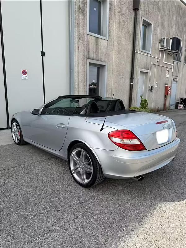 Käytetty Mercedes SLK350 272 HP (200 kW) 2005 Harmaa Avoauto