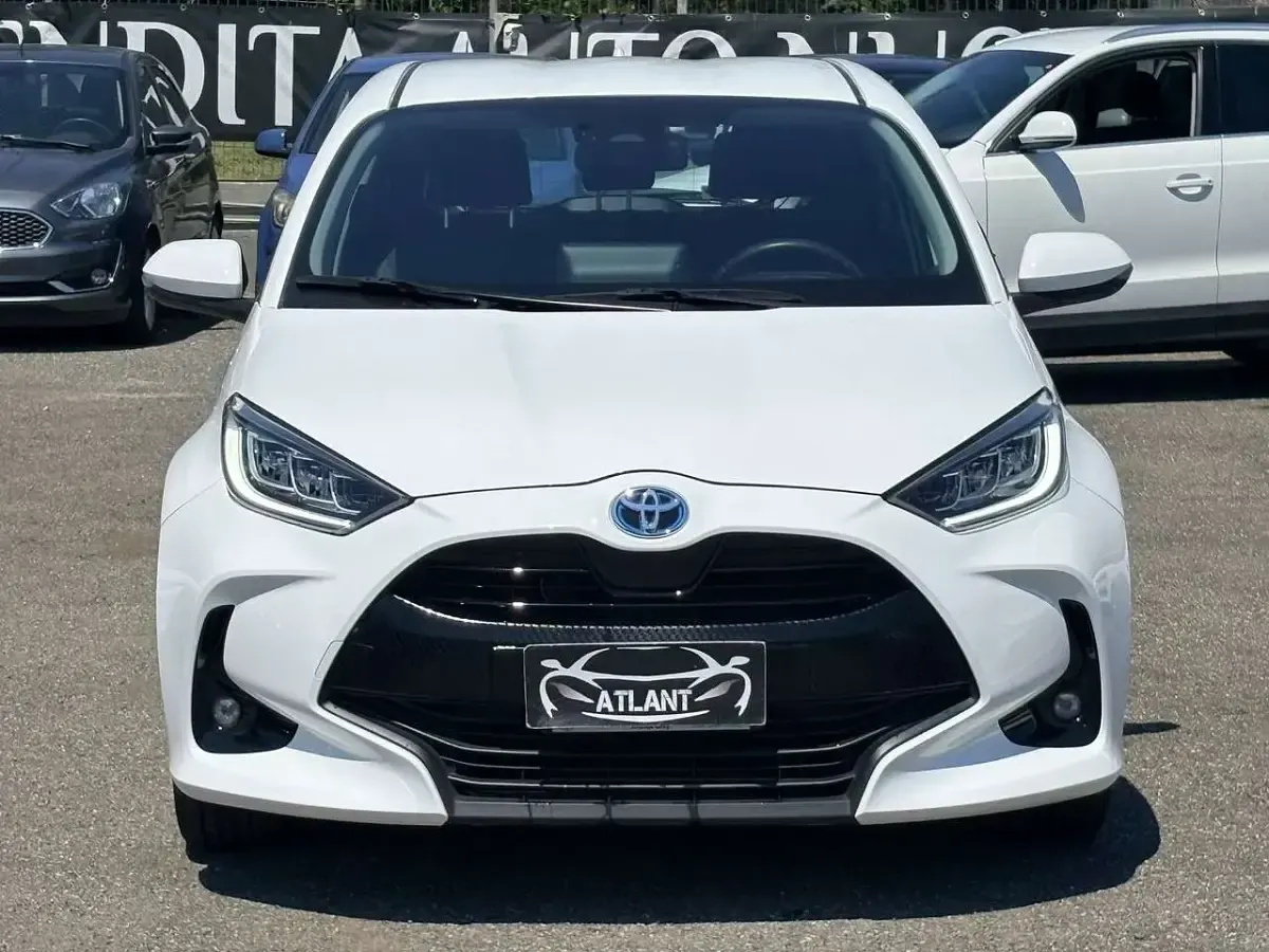 Usata Toyota Yaris Hybrid Trend 92 CV (67 kW) 2022 Bianco Berlina
