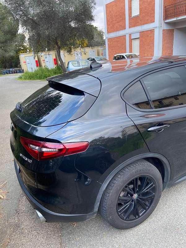 Usata Alfa Romeo Stelvio Business 160 CV (117 kW) 2021 Nero SUV