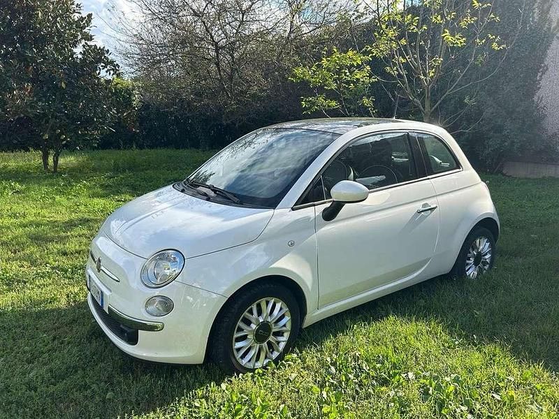 Bianco Usata 2015 Fiat 500 Lounge Due volumi | 6800 € (Ottimo prezzo) - Immagine 1/4